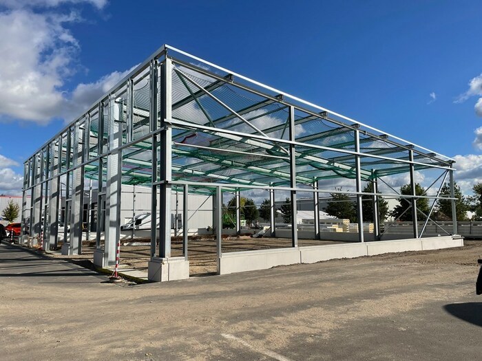 Systemhallenbau in Berlin Hoppegarten f&uuml;r die Gebr. Recker GmbH durch Circle Hallensysteme